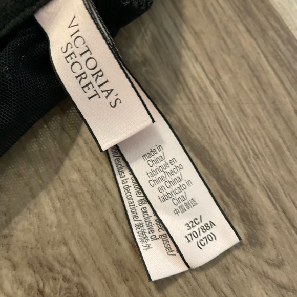 Victoria’sSecret NEW Women's Halter-neck Chantilly Lace Bodysuit Size 32C (L003) - Picture 6 of 10